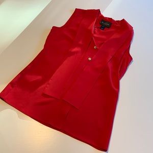 Fabulous NWT ST JOHN 100% silk red top shell with tie size 2